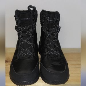 NWOT Skechers Moro Street Boots-size 8.5